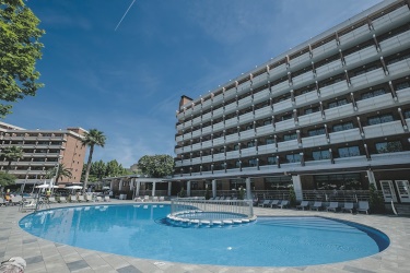 All Inclusive Sun Holidays to California Garden Hotel